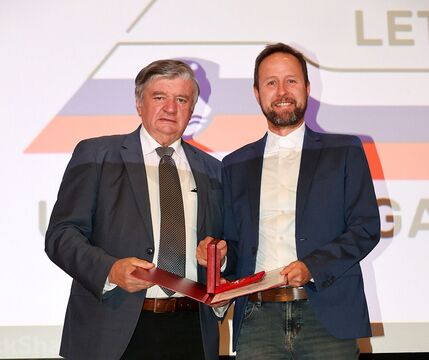 Predsednik ZZB NOB Marjan Križman in župan dr. Gregor Kovačič 