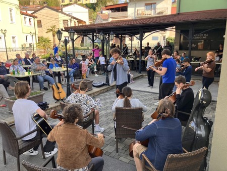 Godalkanje, zaključni nastop
