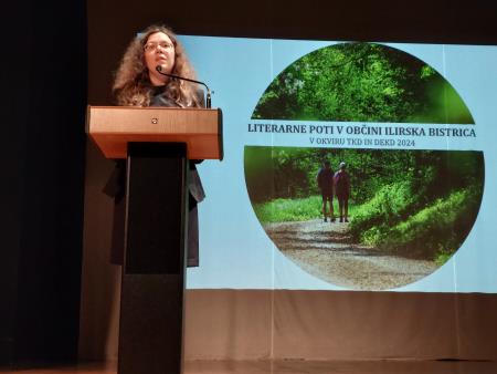 Utrinek z začetka dogodka Literarne poti v občini Ilirska Bistrica