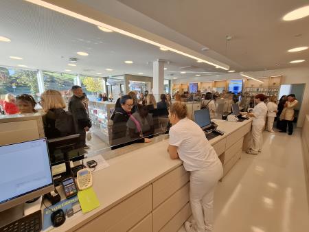 Farmacevtom bo pri izdajanju zdravil pomagal robot. 