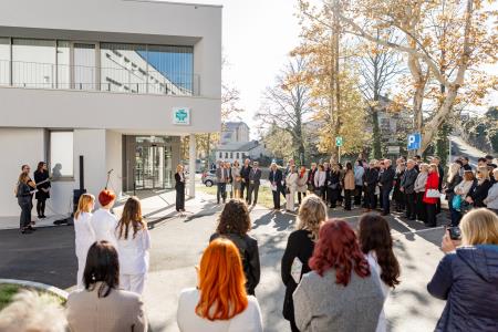 Prireditev ob odprtju lekarne 